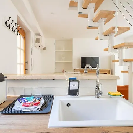 Tiny House En Duplex Avec Terrasse