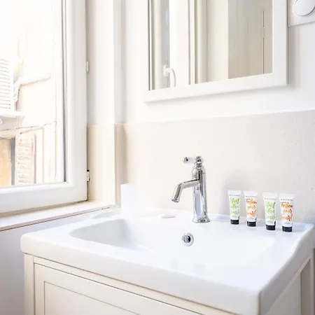 דירה Tiny House En Duplex Avec Terrasse קאן