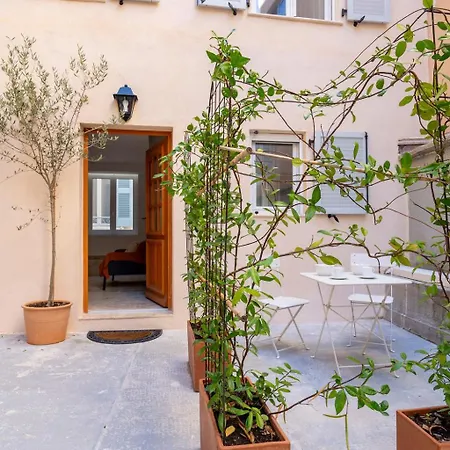 Tiny House En Duplex Avec Terrasse