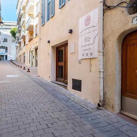 Tiny House En Duplex Avec Terrasse דירה *