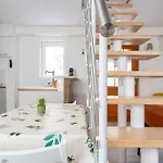 Tiny House En Duplex Avec Terrasse Apartment Cannes