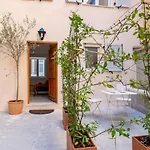 Tiny House En Duplex Avec Terrasse