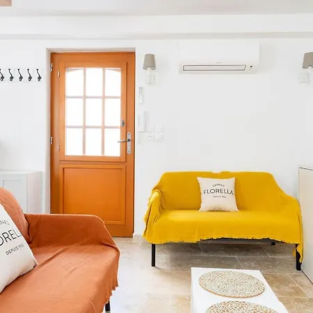 Tiny House En Duplex Avec Terrasse Διαμέρισμα