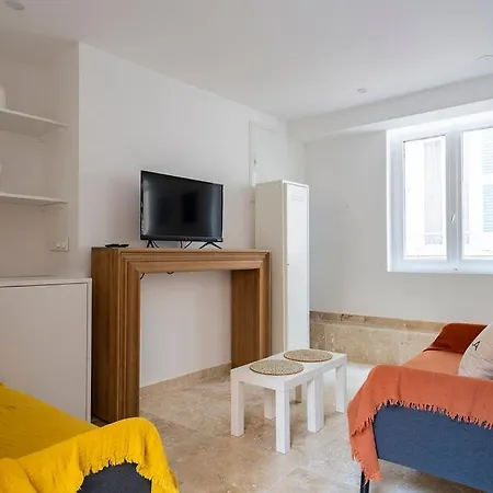 Tiny House En Duplex Avec Terrasse Κάννες