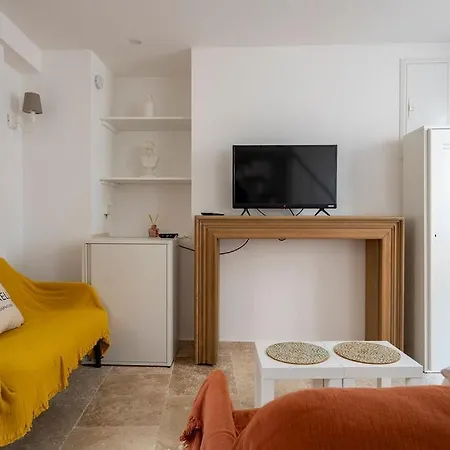 Tiny House En Duplex Avec Terrasse Διαμέρισμα