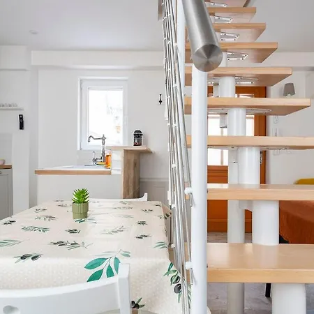 Tiny House En Duplex Avec Terrasse شقة كان