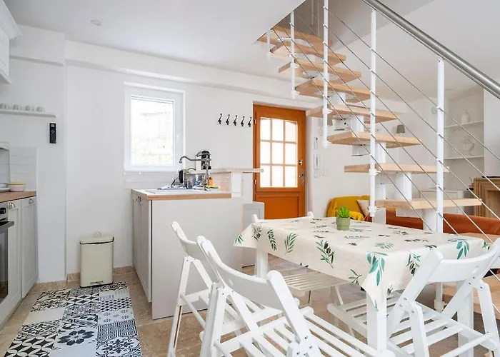 Tiny House En Duplex Avec Terrasse Apartamento Cannes