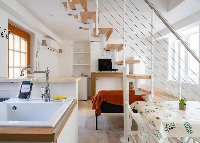 Tiny House En Duplex Avec Terrasse Κάννες