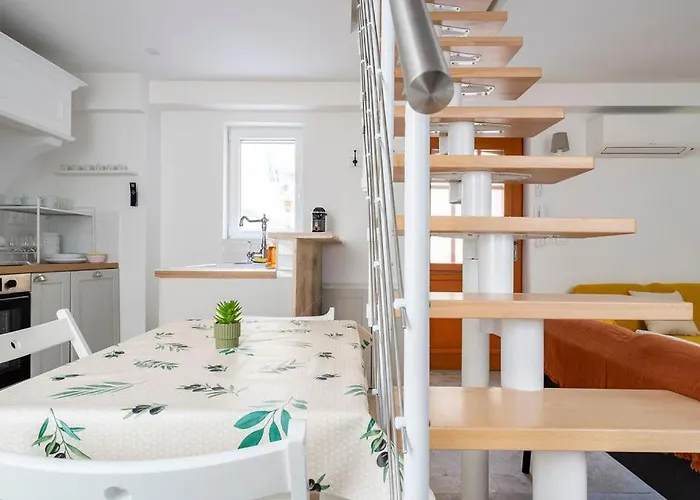 Tiny House En Duplex Avec Terrasse Apartamento Cannes