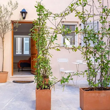 Apartment Tiny House En Duplex Avec Terrasse Cannes