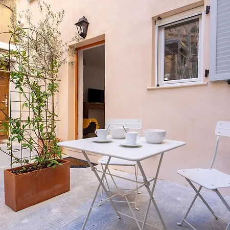 Tiny House En Duplex Avec Terrasse Apartment